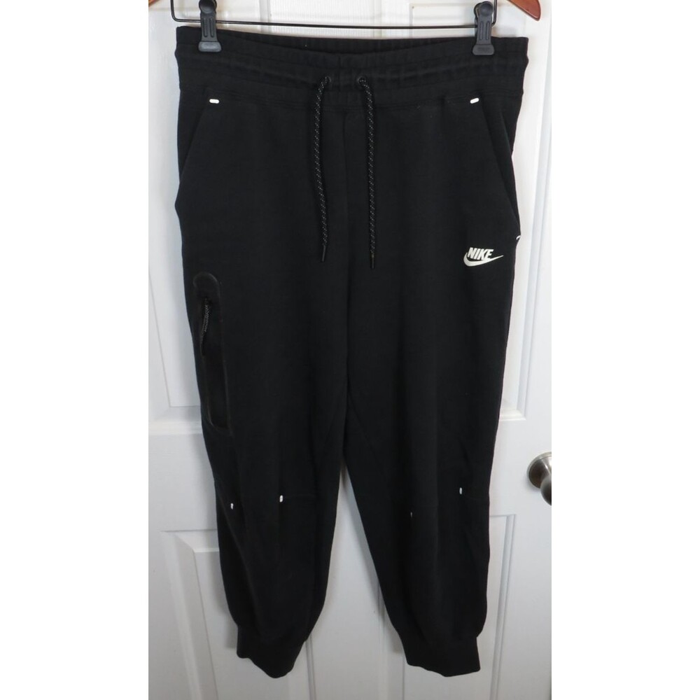 Nike Women’s Tech Fleece High Rise Jogger Pants Size Medium DV6736-010